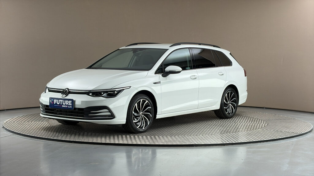 Volkswagen Golf - 1